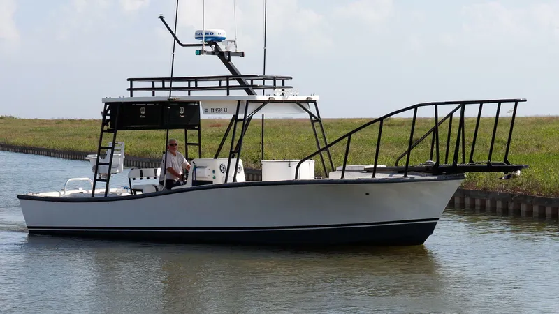 Slide: The Image of 1997 Custom 31 Center Console Pullin Drag - 3980923