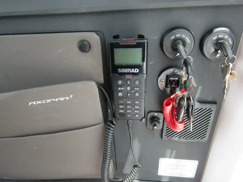 Slide: The Image of Axopar 37 Sun Top 2024 - 5284019