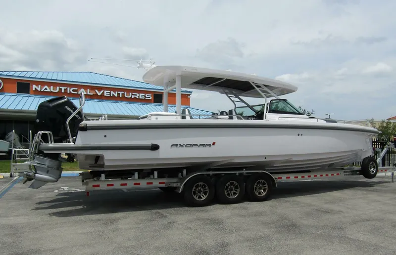 Slide: The Image of Axopar 37 Sun Top 2024 - 5284005