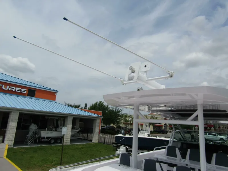 Slide: The Image of Axopar 37 Sun Top 2024 - 5284036