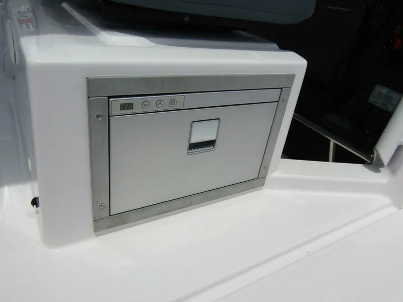 Slide: The Image of Axopar 37 Sun Top 2024 - 5284039