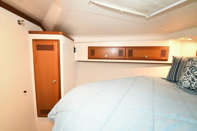 Slide: The Image of 2001 35 Cabo Flybridge - VIKINGOS - Master Stateroom - 3992263