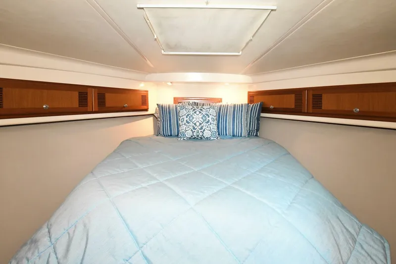Slide: The Image of 2001 35 Cabo Flybridge - VIKINGOS - Master Stateroom - 3992246