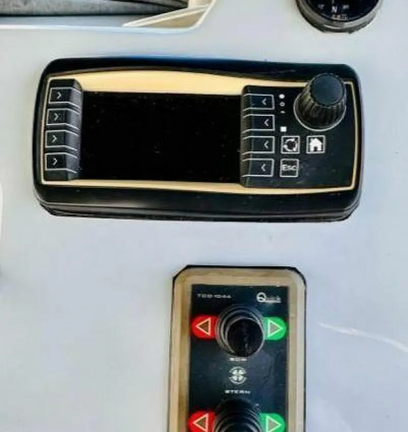 Slide: The Image of Canard eMotion HYBRID 2018 - 3982942