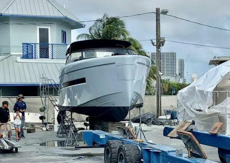 Slide: The Image of Canard eMotion HYBRID 2018 - 3982954