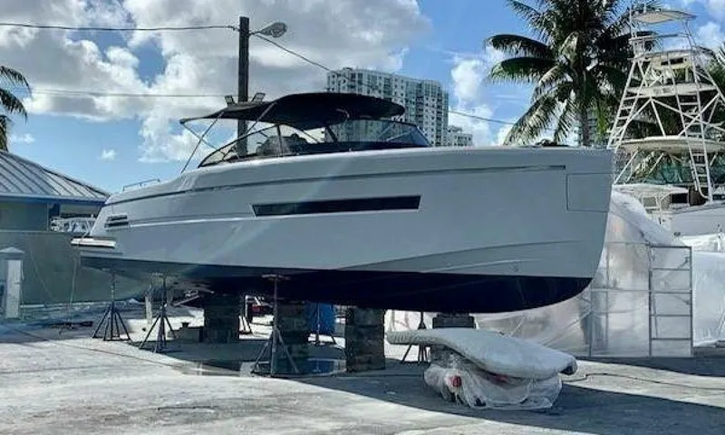 Slide: The Image of Canard eMotion HYBRID 2018 - 3982956