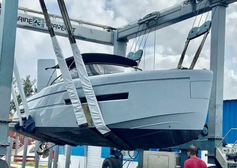 Slide: The Image of Canard eMotion HYBRID 2018 - 3982957