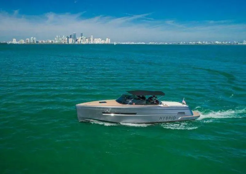 Slide: The Image of Canard eMotion HYBRID 2018 - 3982932