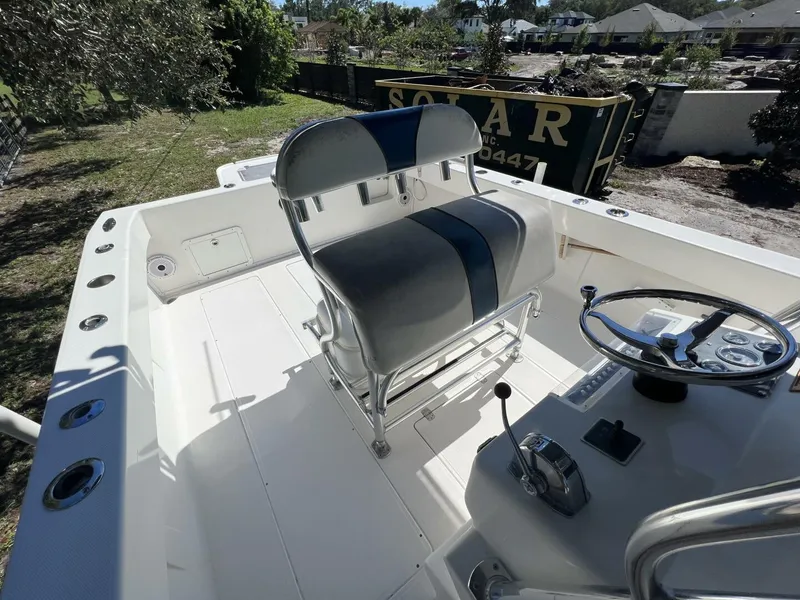 Slide: The Image of SeaVee 32 Cuddy Diesel-Helm 2004 SeaVee 32 Cuddy Diesel - 3987755