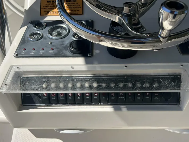 Slide: The Image of SeaVee 32 Cuddy Diesel-Helm 2004 SeaVee 32 Cuddy Diesel - 3987748