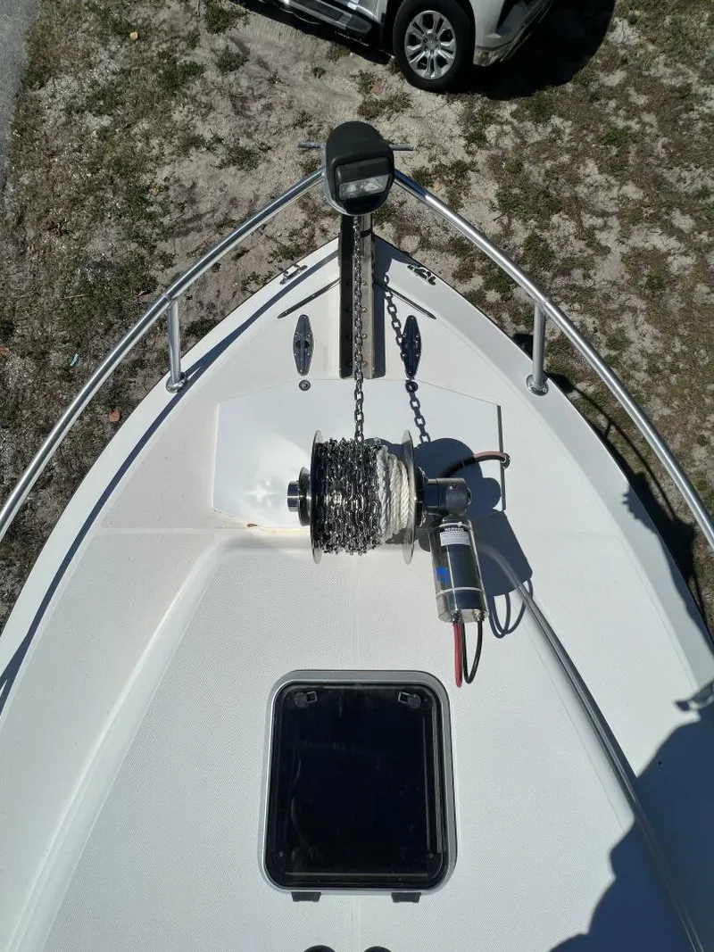 Slide: The Image of SeaVee 32 Cuddy Diesel-Windlass 2004 SeaVee 32 Cuddy Diesel - 3987744