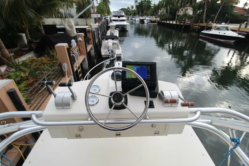 Slide: The Image of Albemarle 32 Express Tower 2006 Albemarle Express Fisherman - 3989475