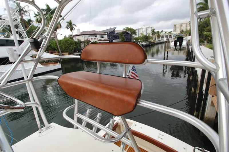 Slide: The Image of Albemarle 32 Express Tower 2006 Albemarle Express Fisherman - 3989473