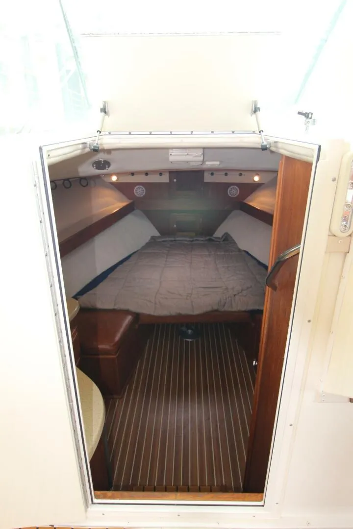 Slide: The Image of Albemarle 32 Express Fwd Cabin 2006 Albemarle Express Fisherman - 3989489