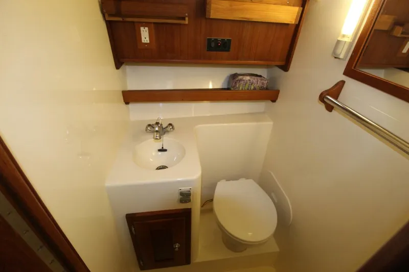 Slide: The Image of Albemarle 32 Express Head 2006 Albemarle Express Fisherman - 3989488