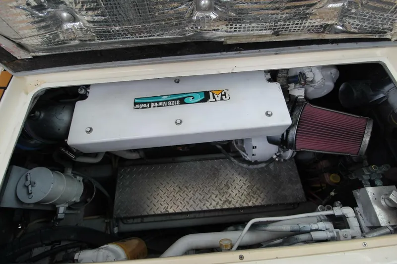 Slide: The Image of Albemarle 32 Engine Room 2006 Albemarle Express Fisherman - 3989492