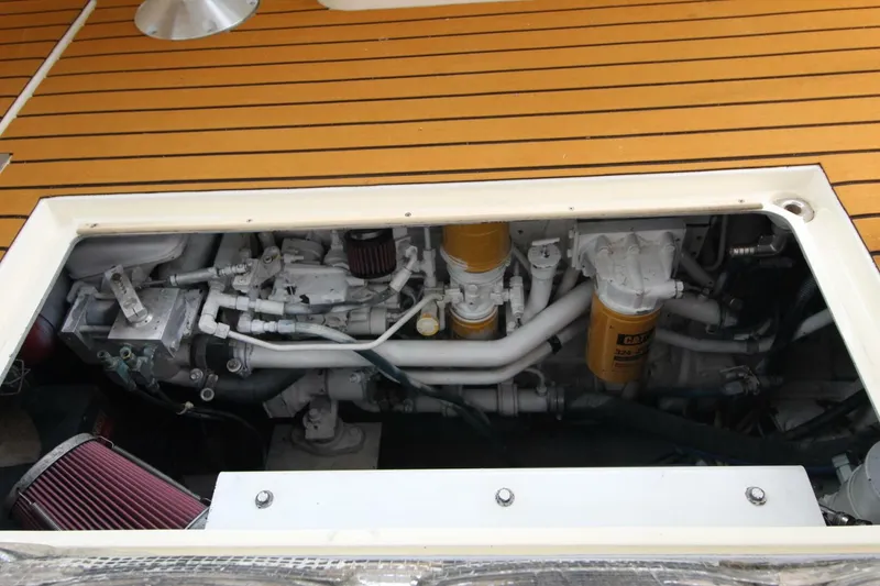 Slide: The Image of Albemarle 32 Engine Room 2006 Albemarle Express Fisherman - 3989494