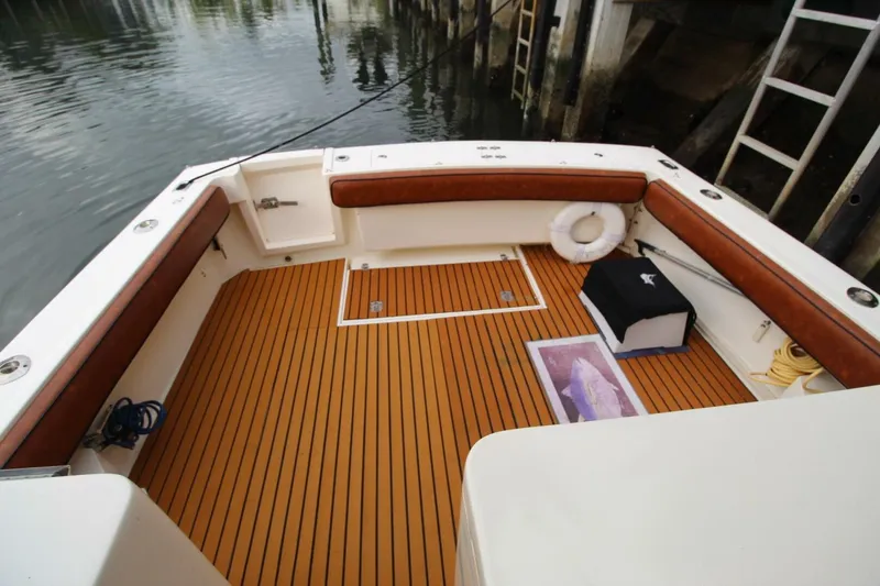 Slide: The Image of Albemarle 32 Express Cockpit 2006 Albemarle Express Fisherman - 3989447