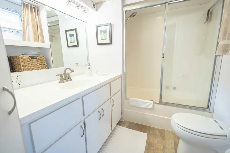 Slide: The Image of Hatteras Cockpit Motor Yacht 1989 - 5900830