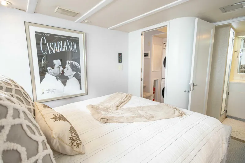 Slide: The Image of Hatteras Cockpit Motor Yacht 1989 - 5900824