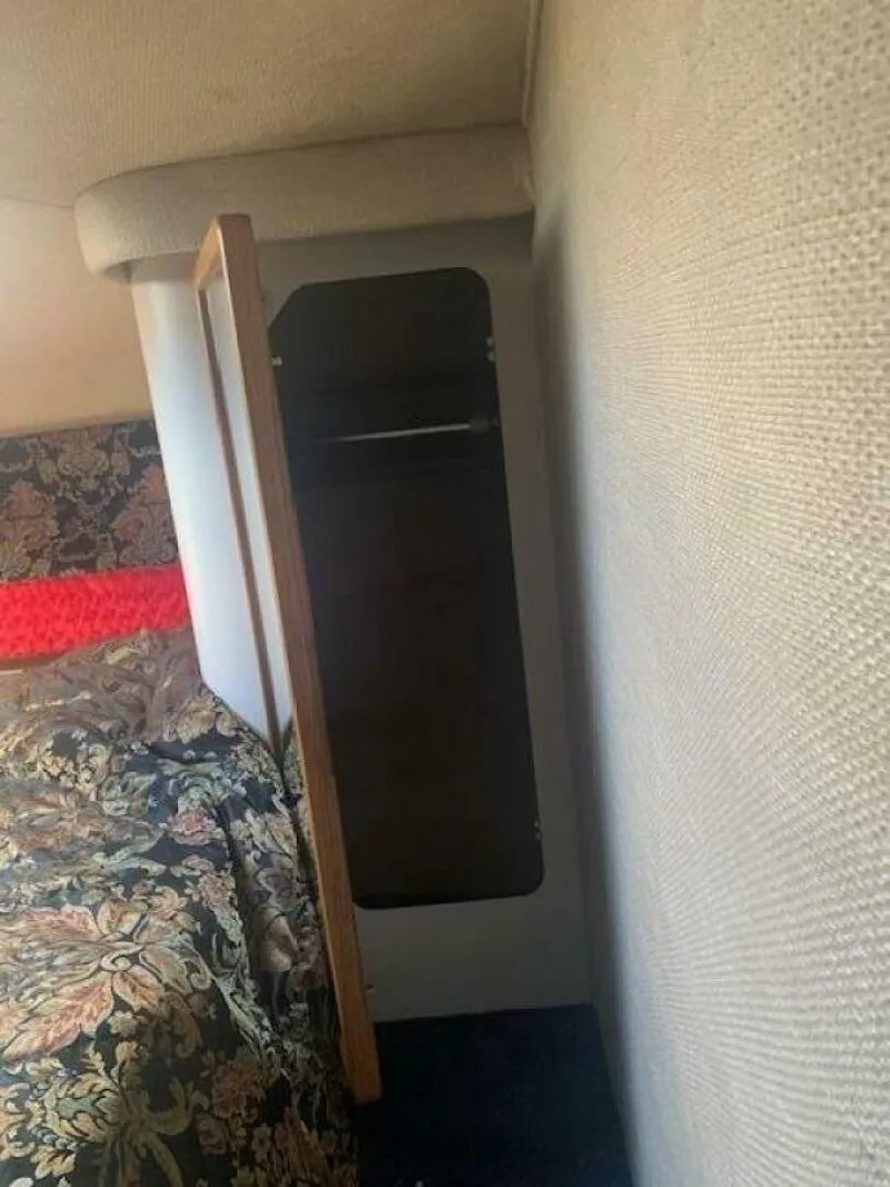 Slide: The Image of Master Hanging Locker 1 - 3994280