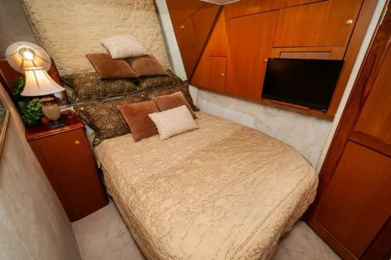 Slide: The Image of 1998 Ocean Yachts 48 Super Sport Master SR 2 - 3993027