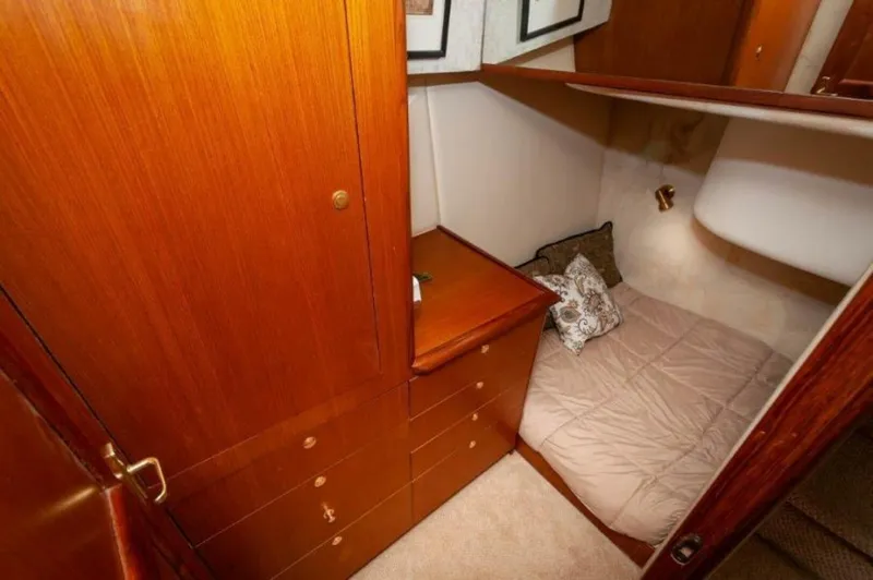 Slide: The Image of 1998 Ocean Yachts 48 Super Sport Guest SR 2 - 3993036