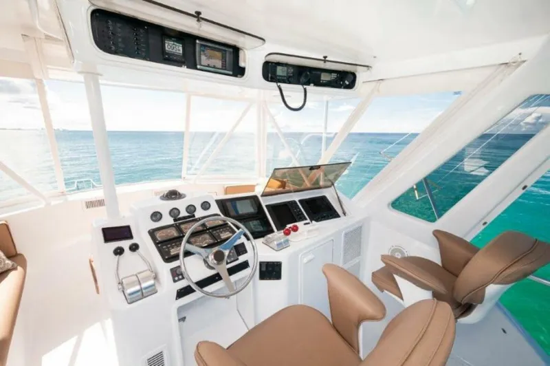 Slide: The Image of 1998 Ocean Yachts 48 Super Sport Helm - 3993069