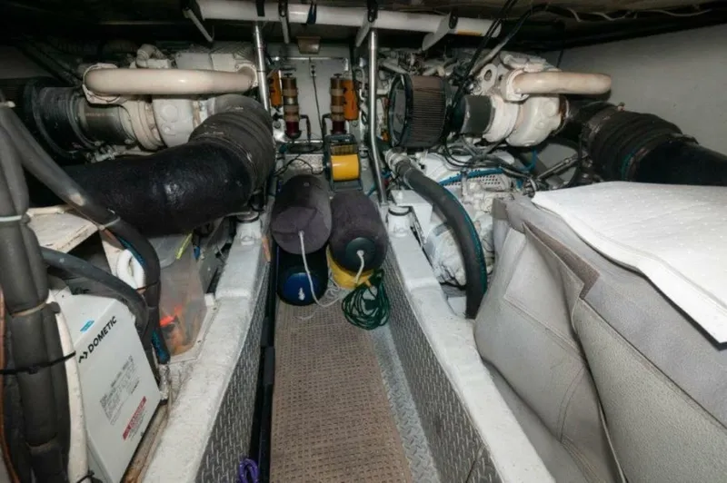 Slide: The Image of 1998 Ocean Yachts 48 Super Sport  Engine Room - 3993046