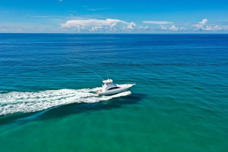 Slide: The Image of 1998 Ocean Yachts 48 Super Sport  Bow - 3993058