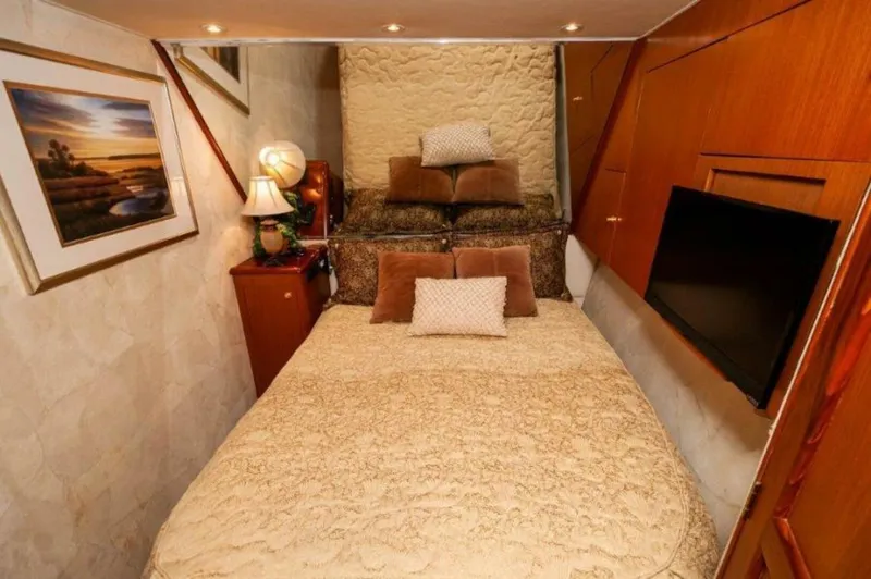 Slide: The Image of 1998 Ocean Yachts 48 Super Sport Master SR 3 - 3993028