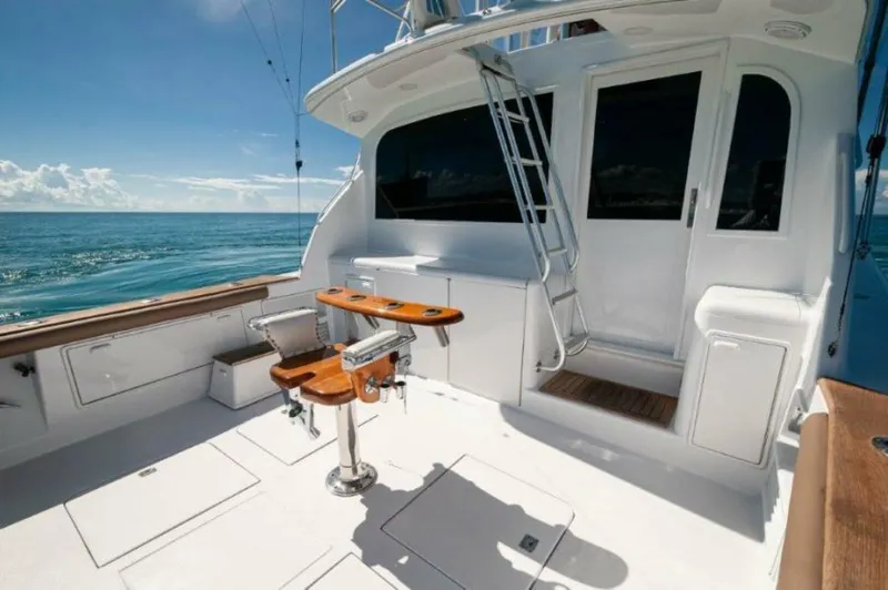 Slide: The Image of 1998 Ocean Yachts 48 Super Sport Cockpit 6 - 3993067