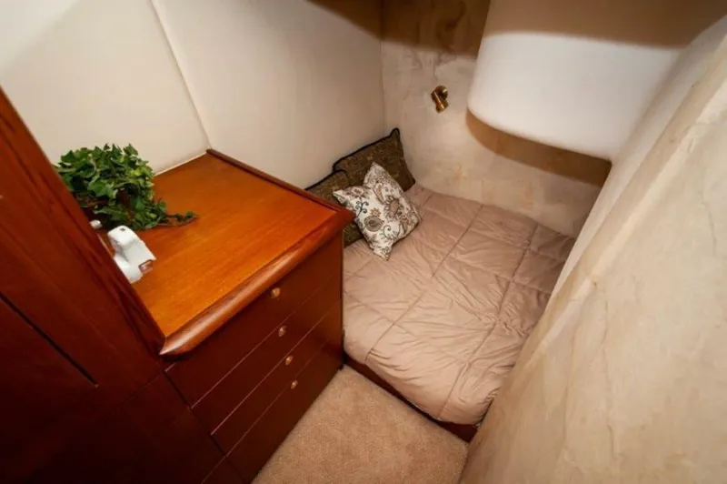 Slide: The Image of 1998 Ocean Yachts 48 Super Sport Guest SR - 3993037