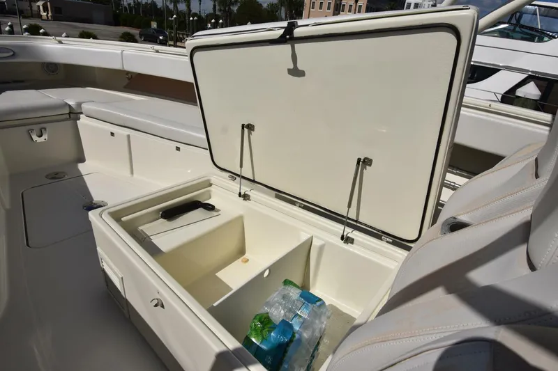 Slide: The Image of 2012 42 Hydra-Sports SF - A Salt Weapon - Forward Storage - 4006151