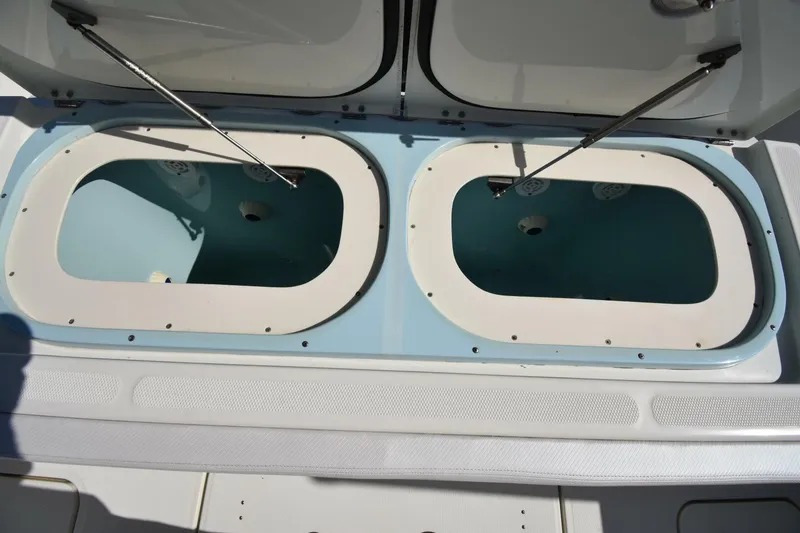 Slide: The Image of 2012 42 Hydra-Sports SF - A Salt Weapon - Cockpit Live Well - 4006133