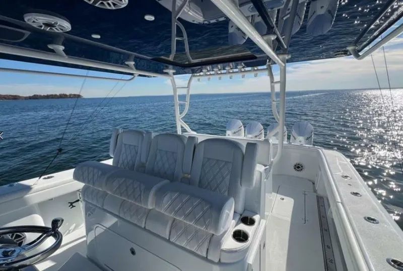 Slide: The Image of Yellowfin 42 Offshore 2023 - 3995617