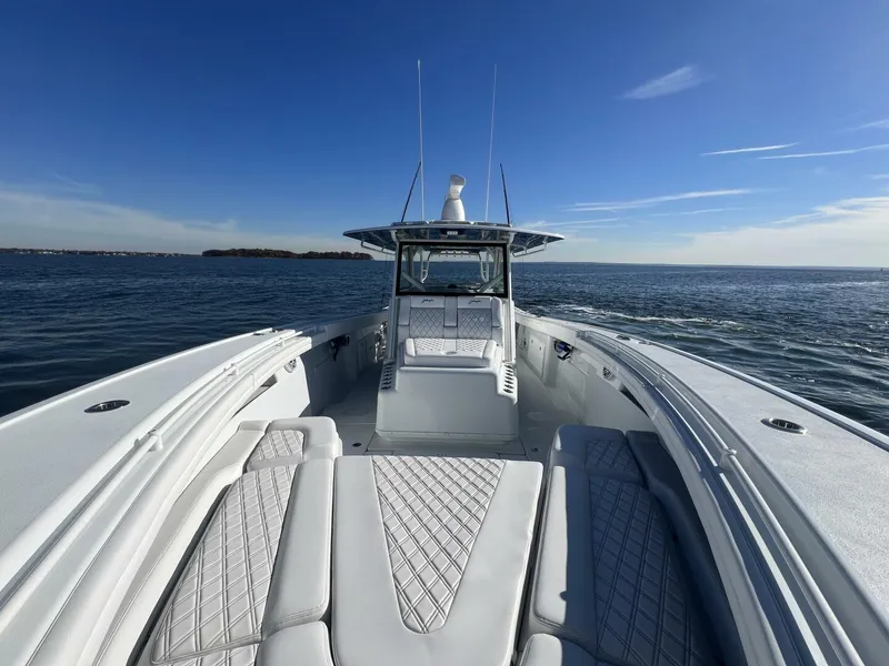 Slide: The Image of Yellowfin 42 Offshore 2023 - 3995596