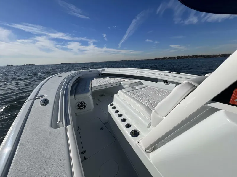 Slide: The Image of Yellowfin 42 Offshore 2023 - 3995599