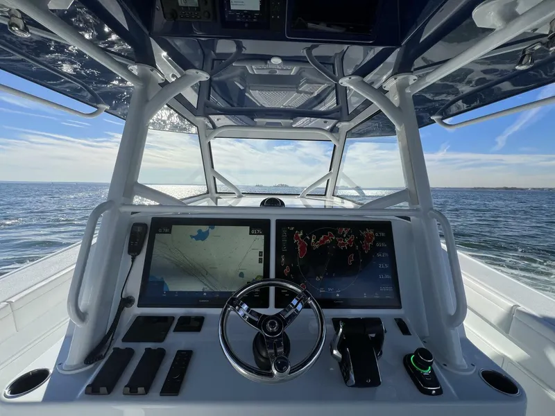 Slide: The Image of Yellowfin 42 Offshore 2023 - 3995601