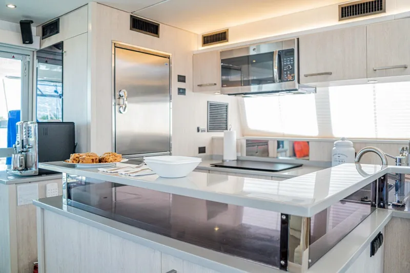 Slide: The Image of Leopard 58 2018 - 3996495