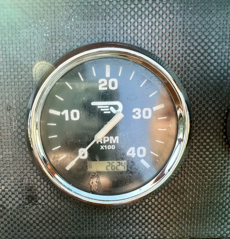 Slide: The Image of Hinckley Talaria 29R 2004 - 3997861