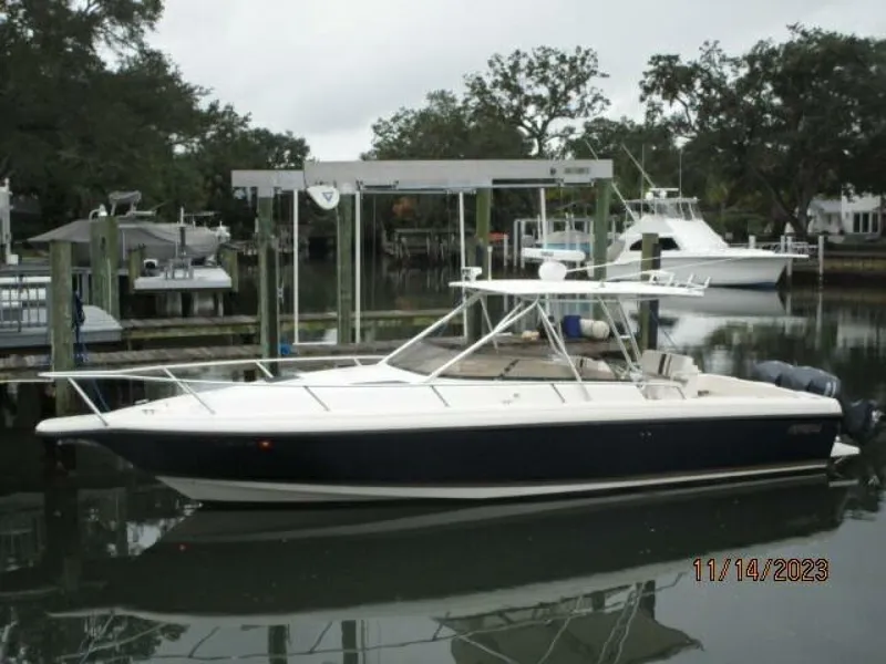 The Image of 34' Intrepid port profile - 4000132