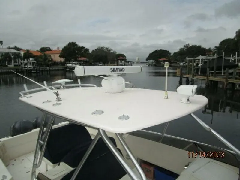 Slide: The Image of 34' Intrepid hardtop - 4000120