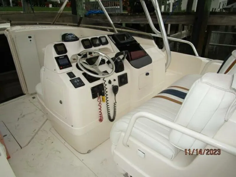 Slide: The Image of 34' Intrepid helm1 - 4000125