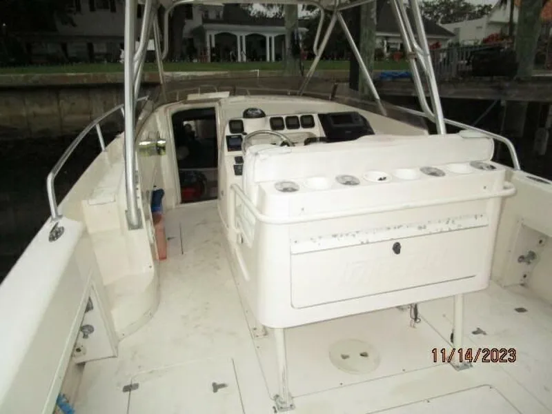 Slide: The Image of 34' Intrepid cockpit forward - 4000109