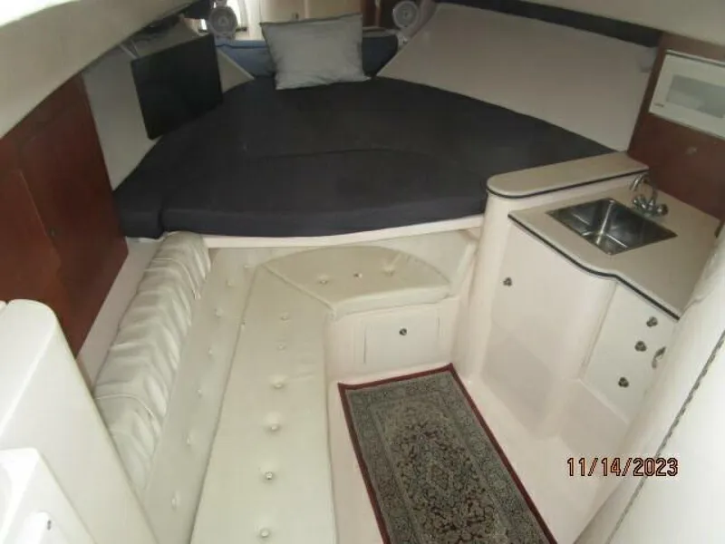 Slide: The Image of 34' Intrepid cabin - 4000102