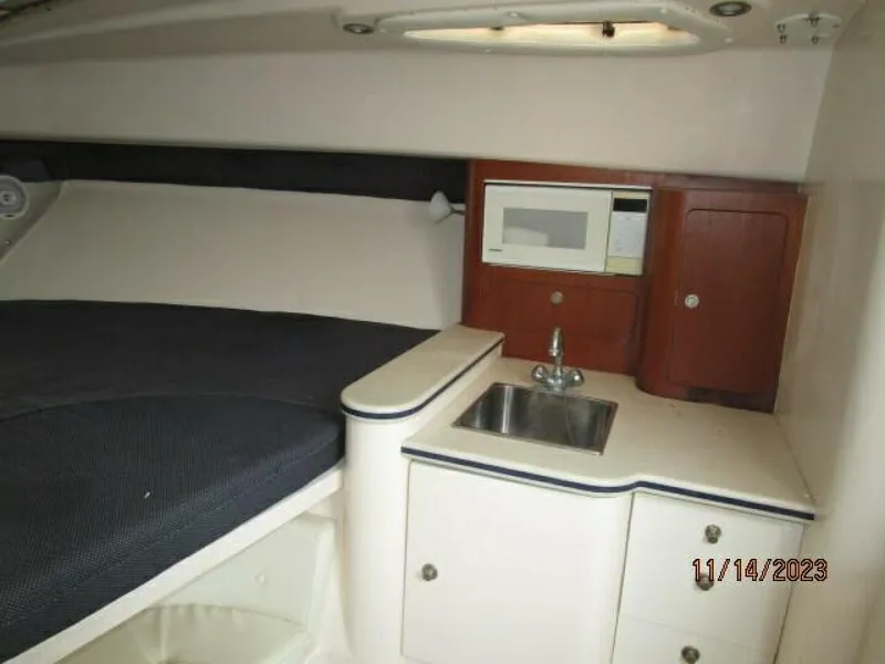 Slide: The Image of 34' Intrepid cabin starboard - 4000108