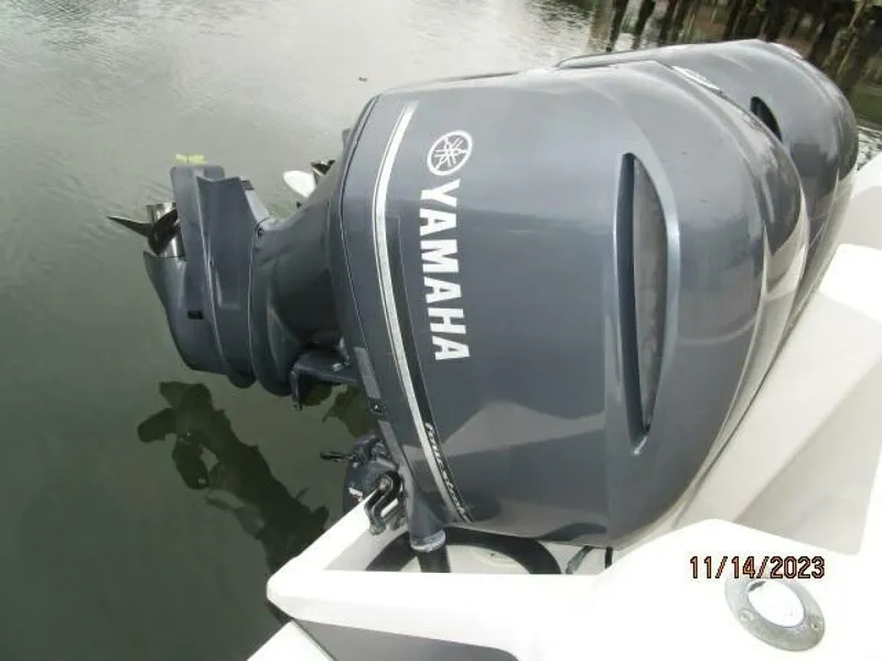 Slide: The Image of 34' Intrepid outboards2 - 4000130
