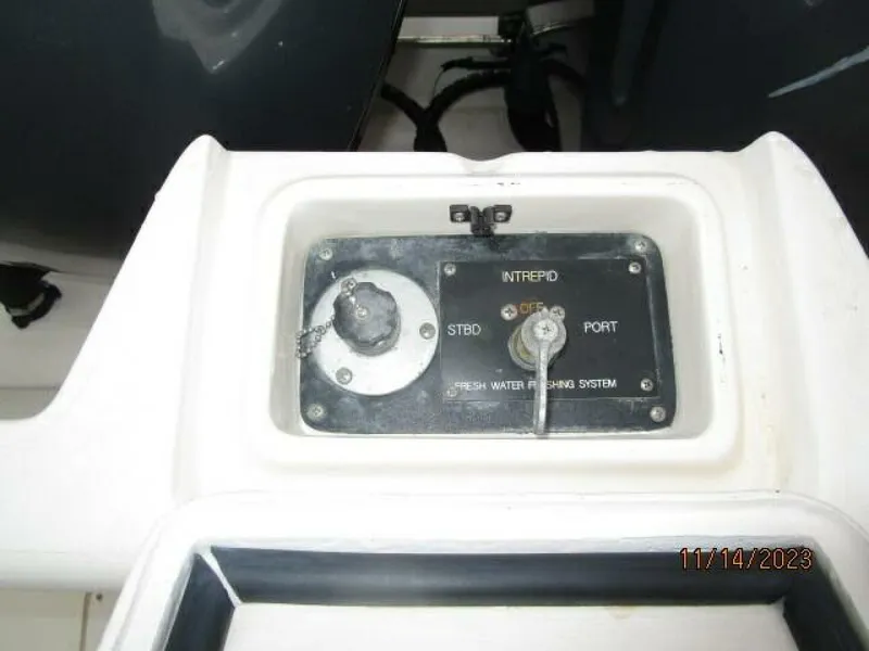 Slide: The Image of 34' Intrepid outboards flushing system - 4000128