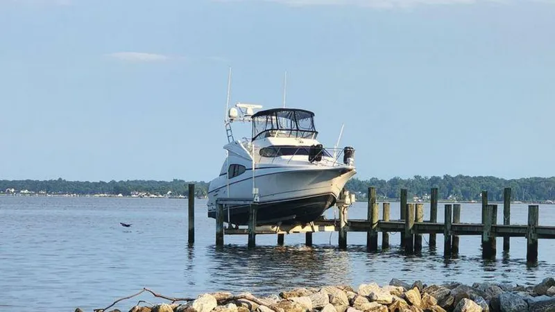 The Image of 2002 Silverton 330 Sport Bridge - 4005743